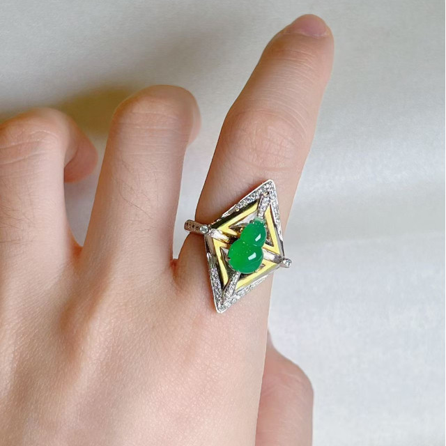 18K翡翠造型戒指