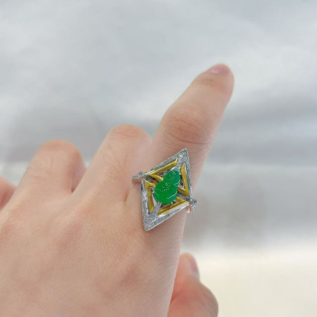 18K翡翠造型戒指