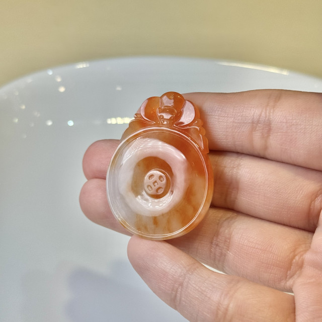 紅翡蝙蝠平安扣墜飾