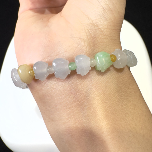 翡翠小豬造型手串