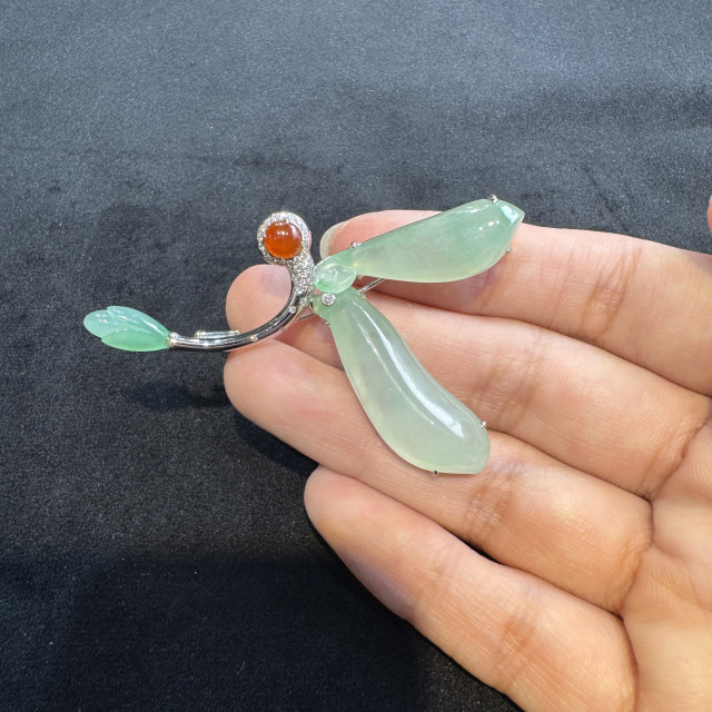 18K翡翠蜻蜓別針