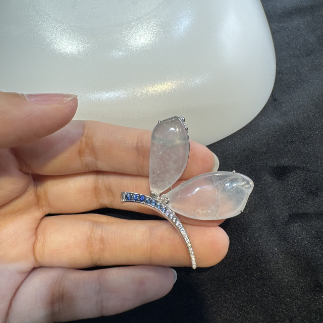 18K白翡藍寶蝴蝶別針