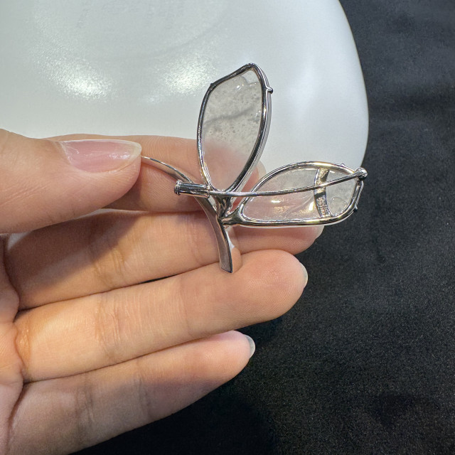 18K白翡藍寶蝴蝶別針