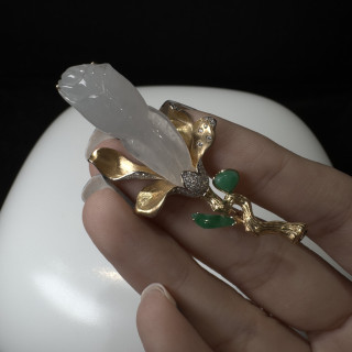 18K白翡玫瑰胸針
