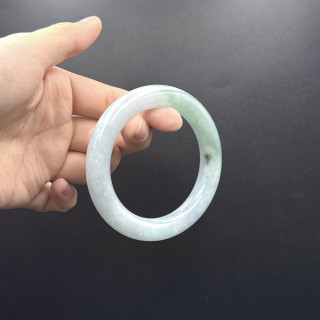 冰糯種翡翠圓骨鐲